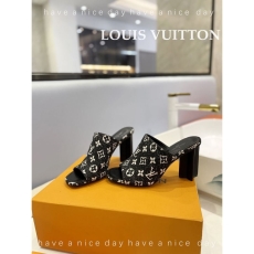 Louis Vuitton Slippers